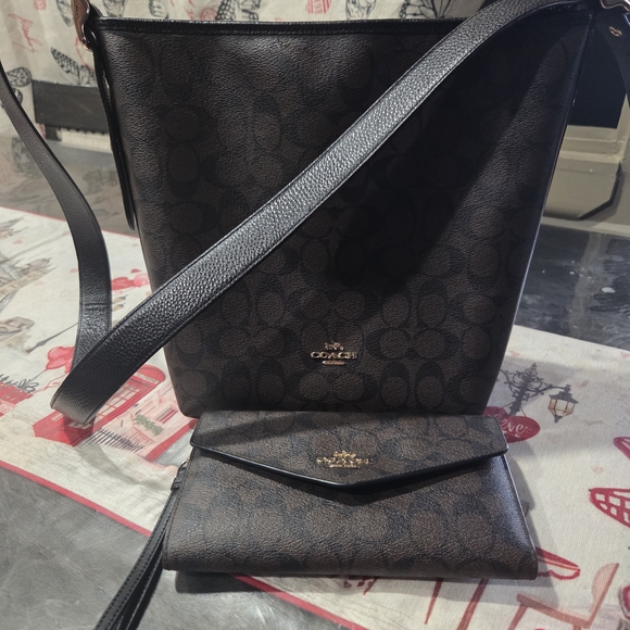 Coach Handbags - Coach Dark Brown and Black Shoulder Bag Set